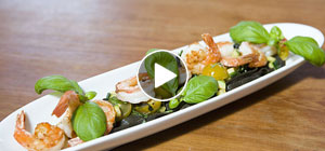 Schwarzer Nudelsalat mit Gambas