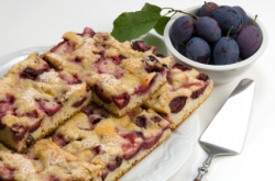 Pflaumenkuchen vom Blech mit Streuseln