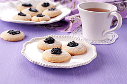 selbst gebackene Kekse zu Tee oder Kaffee