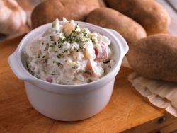 Kartoffelsalat mit Mayonnaise