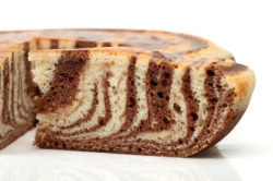 Marmorkuchen als Zebrakuchen