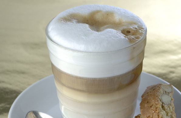 Latte Macchiato aus dem Kaffeevollautomat