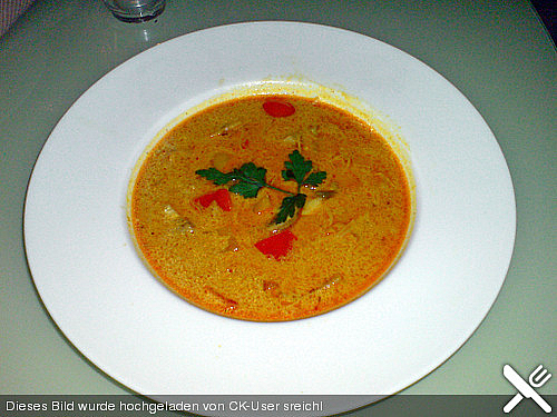 Kokos-Orangen-Ingwersuppe mit Huhn Kokos-Orangen-Ingwersuppe mit Huhn