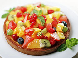 Bunter Obstkuchen f�r die sommerliche Kaffeetafel