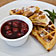Video: Waffeln mit hei&szlig;en Kirschen