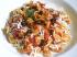 Hier der Teller mit Pasta, Tomatensauce und den frittierten Kapern.