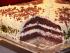 Herrlich leckere Buttercremetorte mit Johannisbeergelee. Meine erste nach mehreren Jahren. Wir hatten aber echte M�he, mit der Buttercreme auf der gro�en Torte auszukommen.