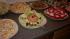 der Hit unserer Party: das Mettschwein | Flammkuchenrollen | Gem&uuml;seterrine | Thunfisch-Wraps | Tomatenk&ouml;rbchen mit Fleischsalat | gef&uuml;llte Champignons mit Hackfleisch und vegetarisch mit Tomaten-K&auml;se-F&uuml;llung