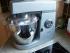 Die Kenwood bei der Arbeit. Es soll ein K�sekuchen ohne Boden werden.