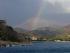 Sonne, feiner Niesel und Regenbogen