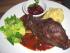 Hasenkeule, Wirsing, Bandnudeln und Wildpreiselbeeren