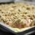 Nun kommen auch die Butterstreusel mit Zimtnote darauf.