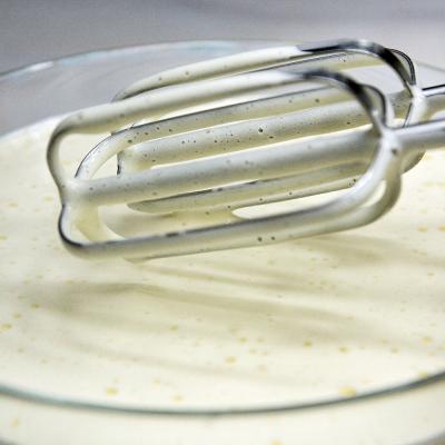 Eier cremig schlagen