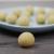 Marzipan zu Kugeln formen