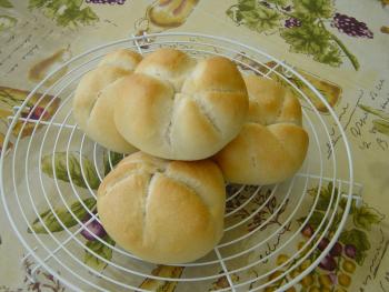 Knusprig - luftige Br&ouml;tchen   von inalina