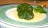 Spinatp�ckchen mit Garnelenf�llung und Safransauce