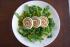  Mozzarella - R�llchen mit Lachs auf Raukesalat