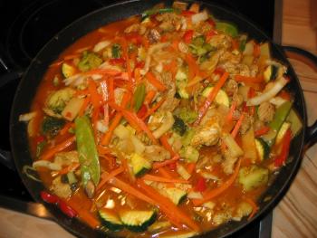 WOK mit Gem&uuml;se und Putenbruststreifen