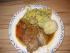 ...Das ist der Schweinebraten mit Kn�del und Kartoffelsalat...
