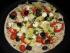 Vegetarische Pizza vor dem Backen