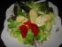 Marinierter Mozzarella auf Salatbett