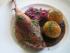 G�nsekeule mit Rotkohl und Kartoffelkn�deln