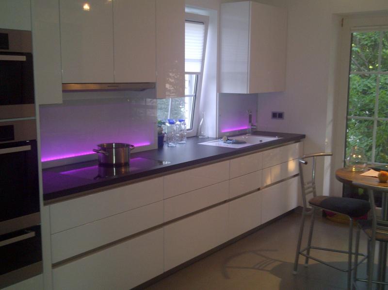 Küchenbeleuchtung Arbeitsplatte ~ Raum und Möbeldesign 