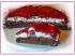 Kakaokuchen mit Sahne und Kirschen