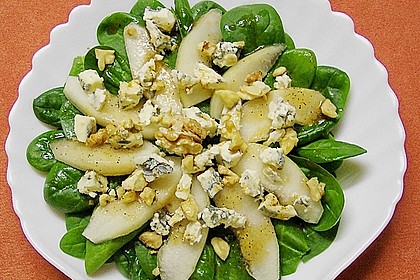 Spinat Salat mit Birne und Blauschimmelk&auml;se