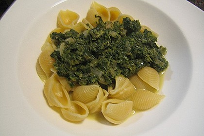 Penne mit Spinat-Gorgonzola-Sauce 4