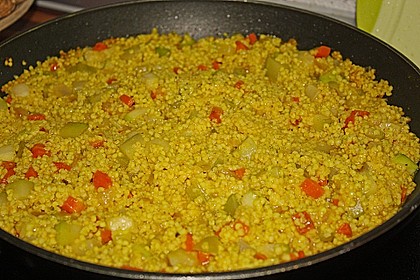 Hirsepfanne mit Joghurtsoße 32