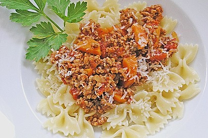 Spaghetti mit Hackfleisch-M&ouml;hrensauce