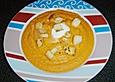 Rote Linsensuppe mit Croutons