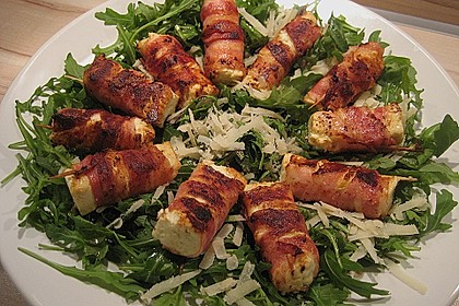 Gebratener Schafk&auml;se im Speckmantel auf Rucola-Parmesan-Salat 5