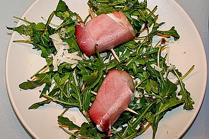 Gebratener Schafk&auml;se im Speckmantel auf Rucola-Parmesan-Salat 11