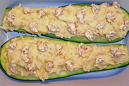 Gefüllte Zucchini mit Kartoffel-Zwiebel-Püree 2