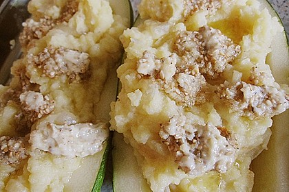 Gefüllte Zucchini mit Kartoffel-Zwiebel-Püree 3