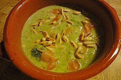 Broccolicremesuppe mit Räucherlachs 2