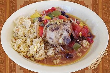Couscous mit H&auml;hnchenfleisch, Rosinen, Mandeln und Pinienkernen 2