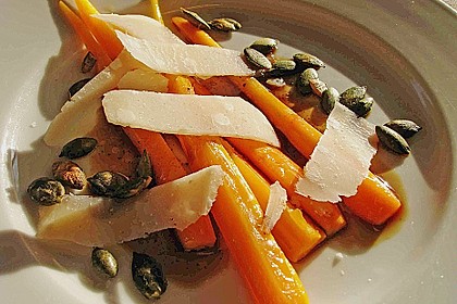 Gr&uuml;ner Spargel mit K&uuml;rbiskern&ouml;l 2