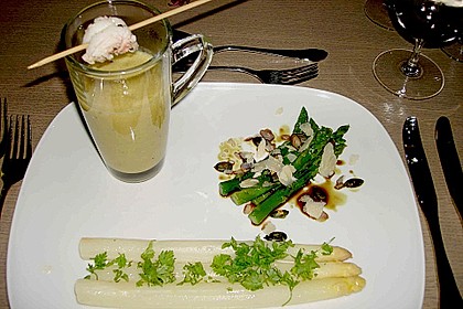 Gr&uuml;ner Spargel mit K&uuml;rbiskern&ouml;l 5