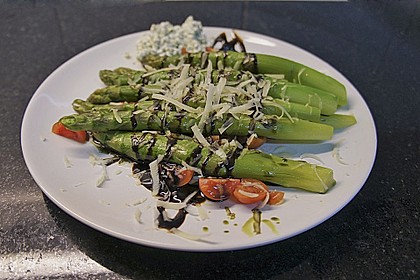 Gr&uuml;ner Spargel mit K&uuml;rbiskern&ouml;l 7