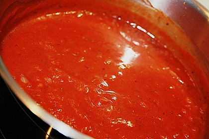 Spagetti mit Tomatensauce und Parmesan 2
