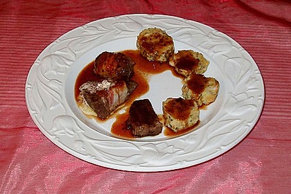 Hirschsteaks mit Johannisbeerso&szlig;e