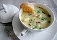 Spargelcremesuppe mit Garnelen