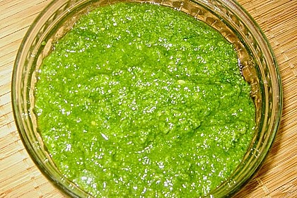 Basilikum-Pesto 5