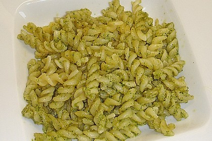 Basilikum-Pesto 6