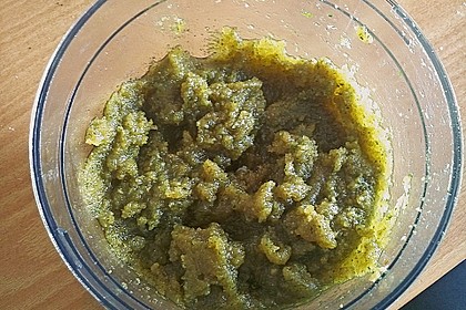Basilikum-Pesto 9