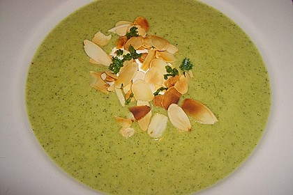 Brokkolicremesuppe 6