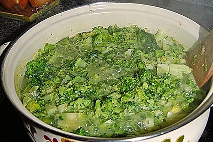 Brokkolicremesuppe 9